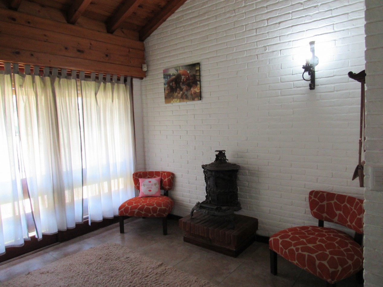 CASA EN VENTA A 300 MTS DE LA PLAYA EN ZONA IGLESIA PINAMAR. 213 MT2 CUB.4 HABITACIONES .TERRENO 890 MT2 ESCUCHAMOS PROPUESTAS