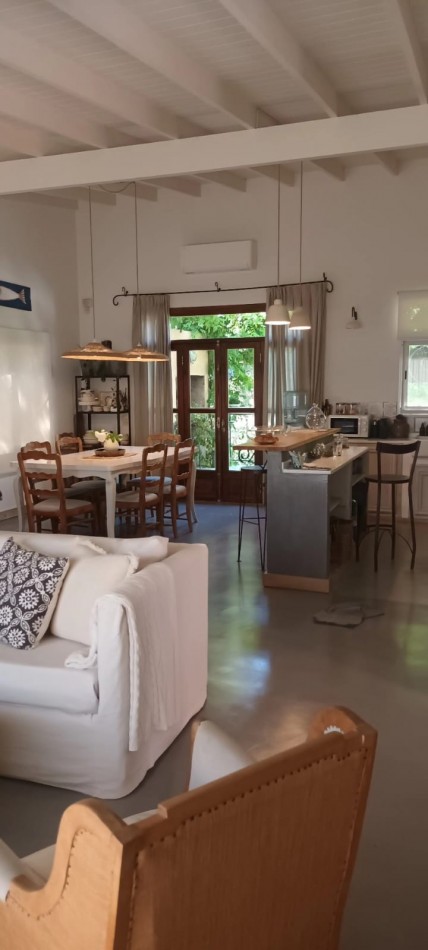   CASA EN   ALQUILER TEMPORARIO EN PINAMAR 2HABITACIONES.PILETA.