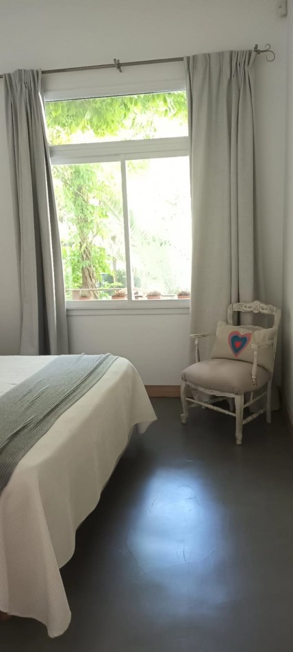   CASA EN   ALQUILER TEMPORARIO EN PINAMAR 2HABITACIONES.PILETA.