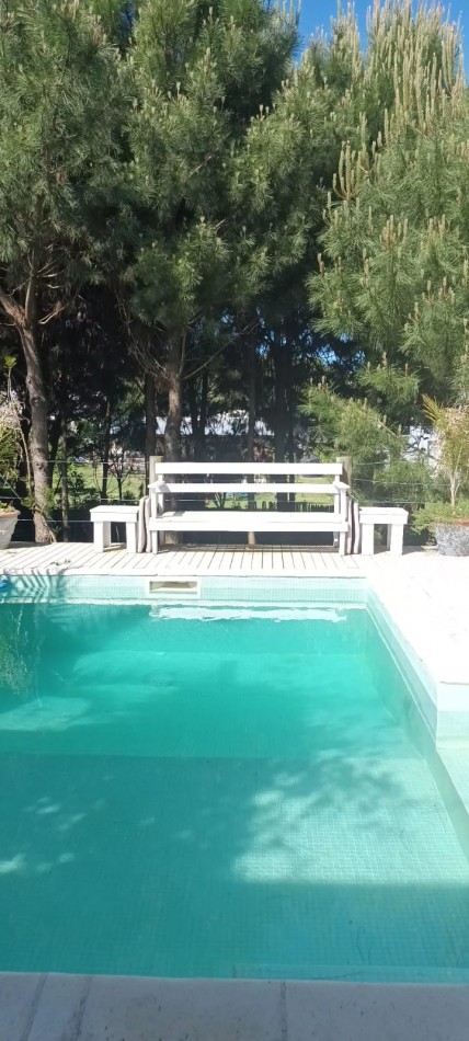   CASA EN VENTA  EN PINAMAR 2HABITACIONES.PILETA.GAS NATURAL