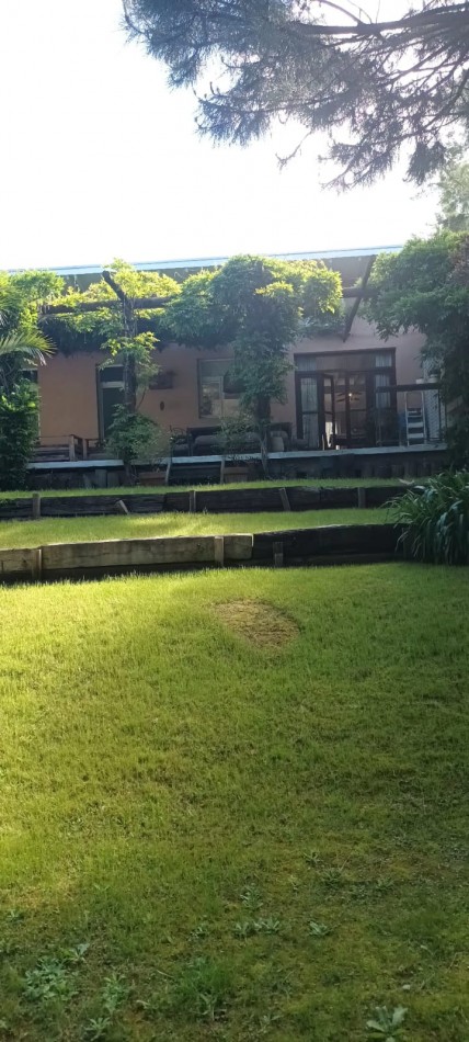   CASA EN VENTA  EN PINAMAR 2HABITACIONES.PILETA.GAS NATURAL