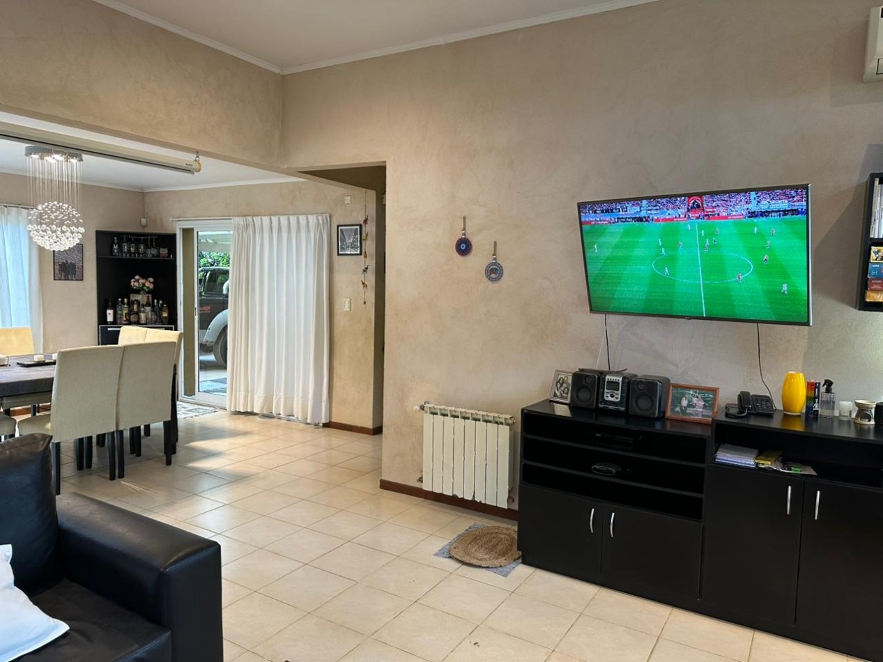 CASA EN ALQUILER TEMPORARIO 3HAB.2 BAÑOS.PARRILLA.JARDIN.ESTACIONAMIENTO CUBIERTO.BARRIO NAYADES