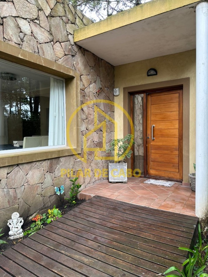 CASA EN ALQUILER TEMPORARIO 3HAB.2 BAÑOS.PARRILLA.JARDIN.ESTACIONAMIENTO CUBIERTO.BARRIO NAYADES