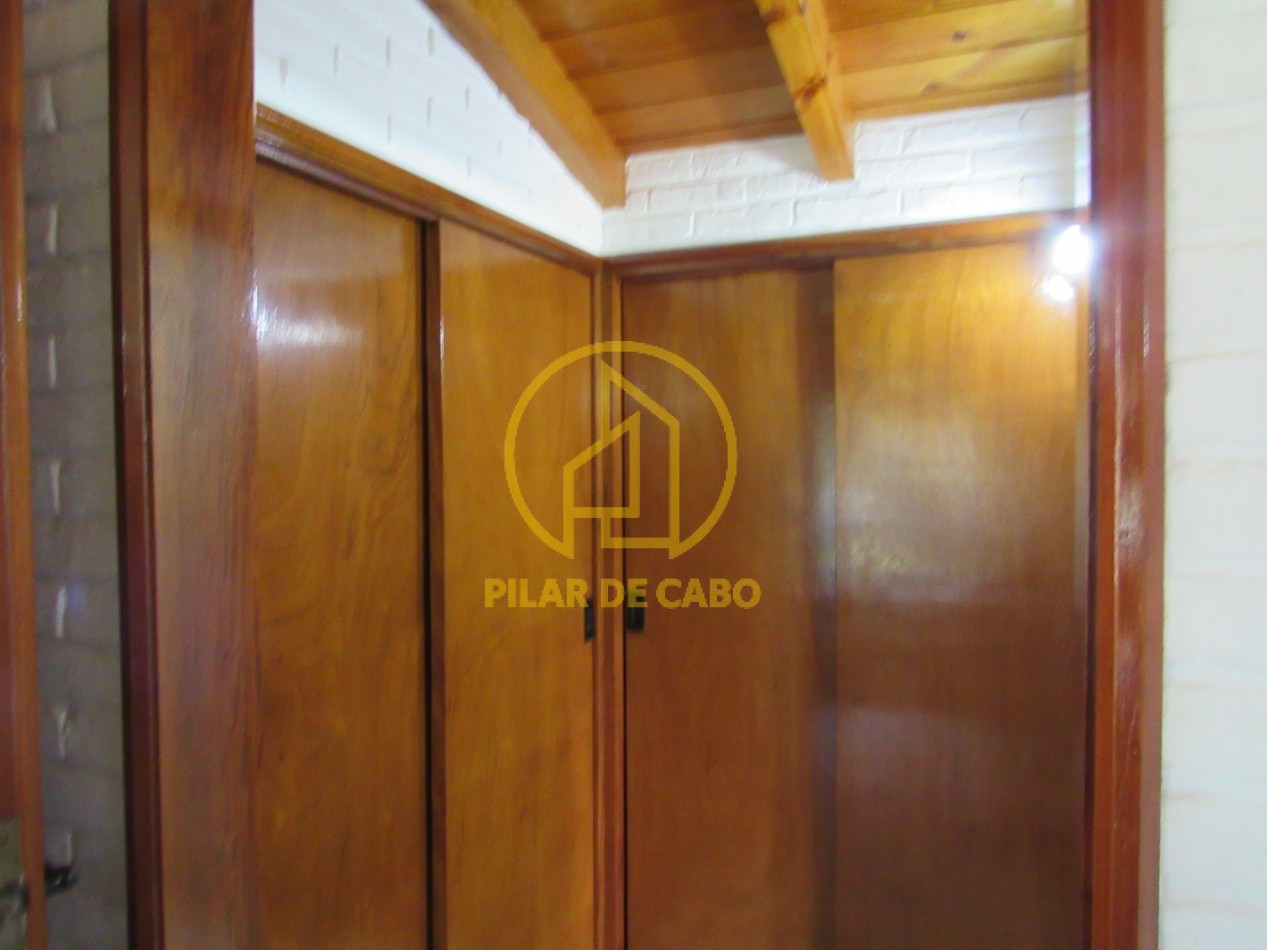CASA EN ALQUILER ANUAL/TEMPORAL  A 300 MTS DE LA PLAYA EN ZONA IGLESIA PINAMAR. 213 MT2 CUB.4 HABITACIONES .TERRENO 890 MT2 ESCUCHAMOS PROPUESTAS