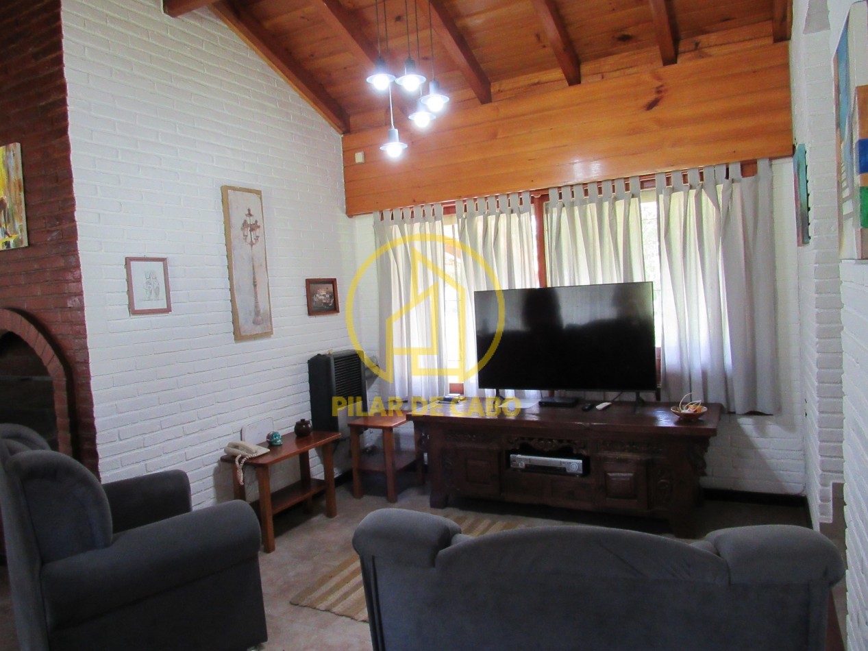 CASA EN ALQUILER ANUAL/TEMPORAL  A 300 MTS DE LA PLAYA EN ZONA IGLESIA PINAMAR. 213 MT2 CUB.4 HABITACIONES .TERRENO 890 MT2 ESCUCHAMOS PROPUESTAS
