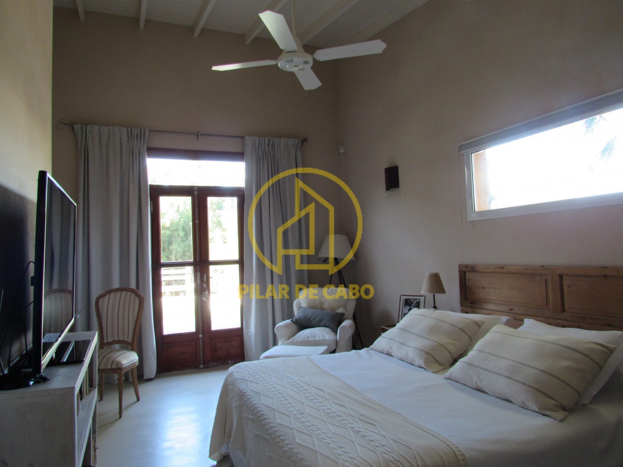  CASA EN ALQUILER TEMPORARIO EN PINAMAR 2HABITACIONES.PILETA.
