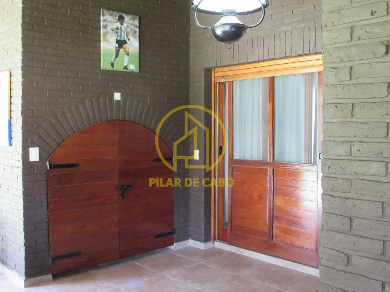 Casa en venta en Pinamar. Aceptamos vehiculo en parte de pago. Permutamos por P:H en Caba.