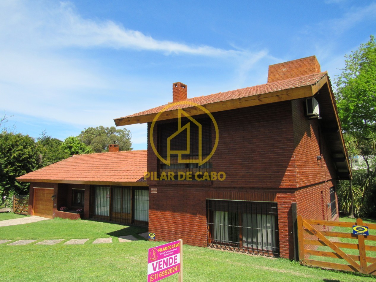 CASA EN ALQUILER ANUAL/TEMPORAL  A 300 MTS DE LA PLAYA EN ZONA IGLESIA PINAMAR. 213 MT2 CUB.4 HABITACIONES .TERRENO 890 MT2 ESCUCHAMOS PROPUESTAS