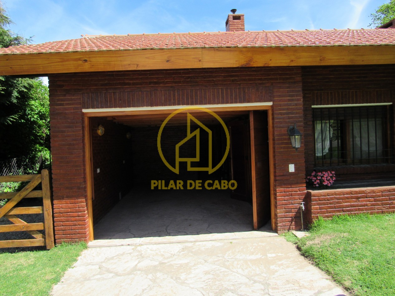 CASA EN ALQUILER ANUAL/TEMPORAL  A 300 MTS DE LA PLAYA EN ZONA IGLESIA PINAMAR. 213 MT2 CUB.4 HABITACIONES .TERRENO 890 MT2 ESCUCHAMOS PROPUESTAS
