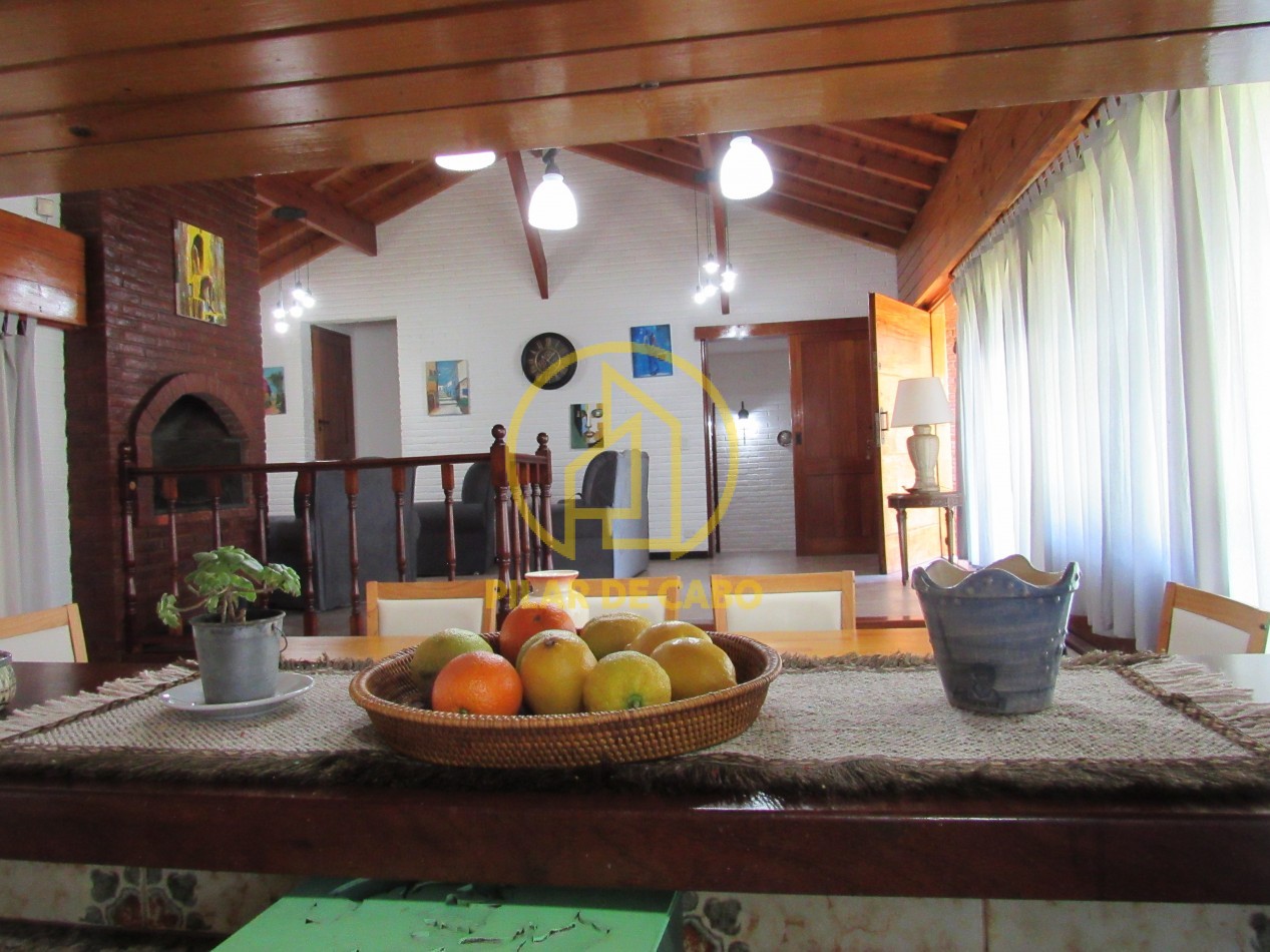 Casa en venta en Pinamar. Aceptamos vehiculo en parte de pago. Permutamos por P:H en Caba.
