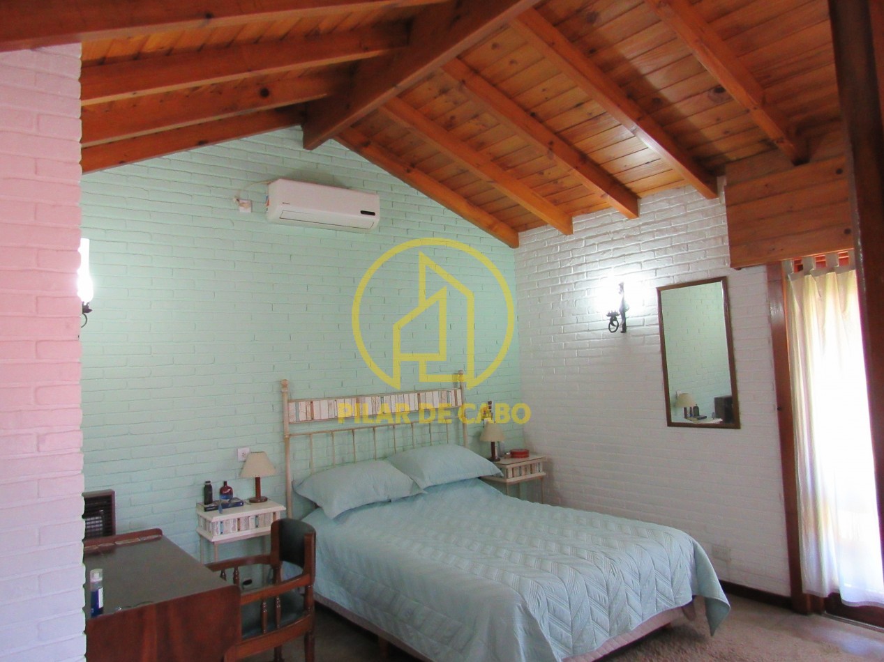 CASA EN ALQUILER ANUAL/TEMPORAL  A 300 MTS DE LA PLAYA EN ZONA IGLESIA PINAMAR. 213 MT2 CUB.4 HABITACIONES .TERRENO 890 MT2 ESCUCHAMOS PROPUESTAS