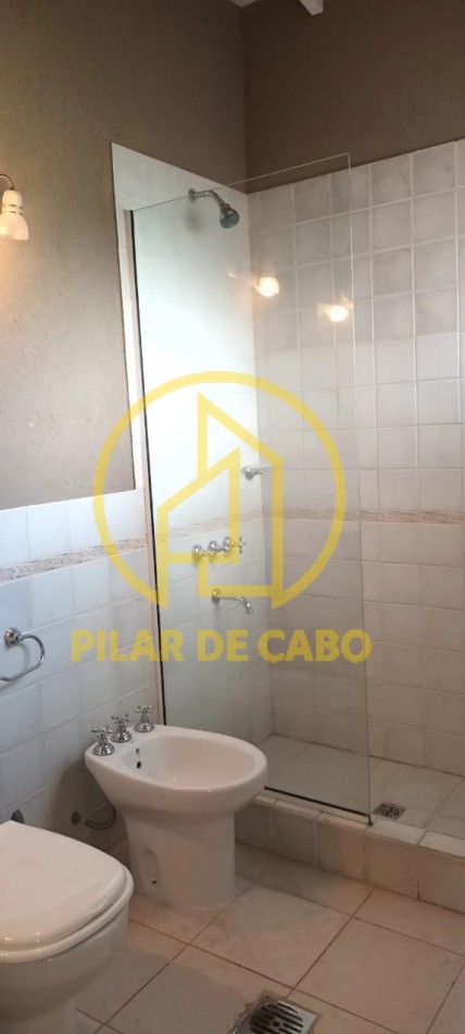 TRIPLEX EN VENTA EN PINAMAR NORTE 3 HABITACIONES 1 TOILETTE 2 BAÑOS COCHERA 