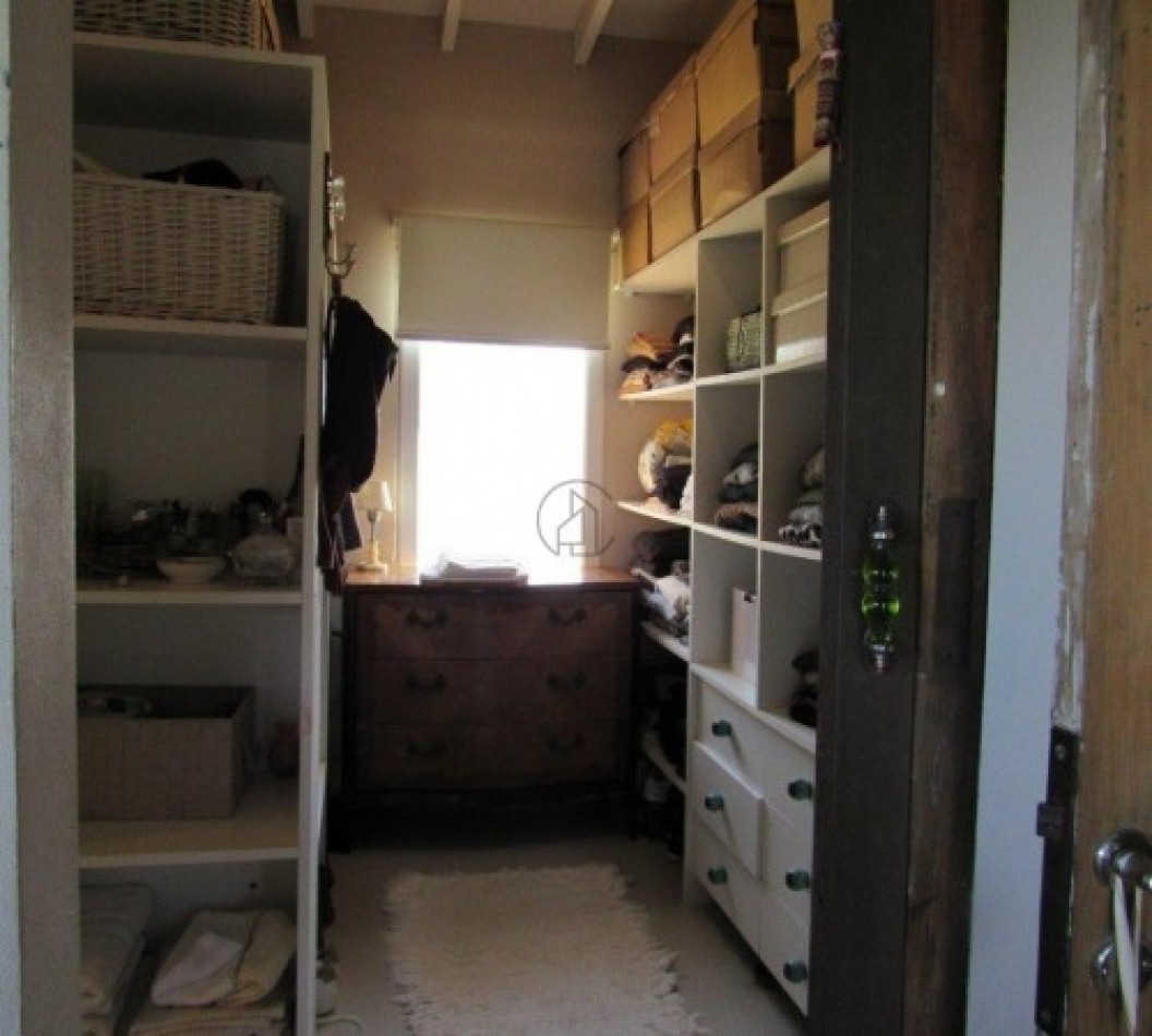  IMPERDIBLE CASA EN VENTA PINAMAR 2HABITACIONES.PILETA.GAS NATURAL.