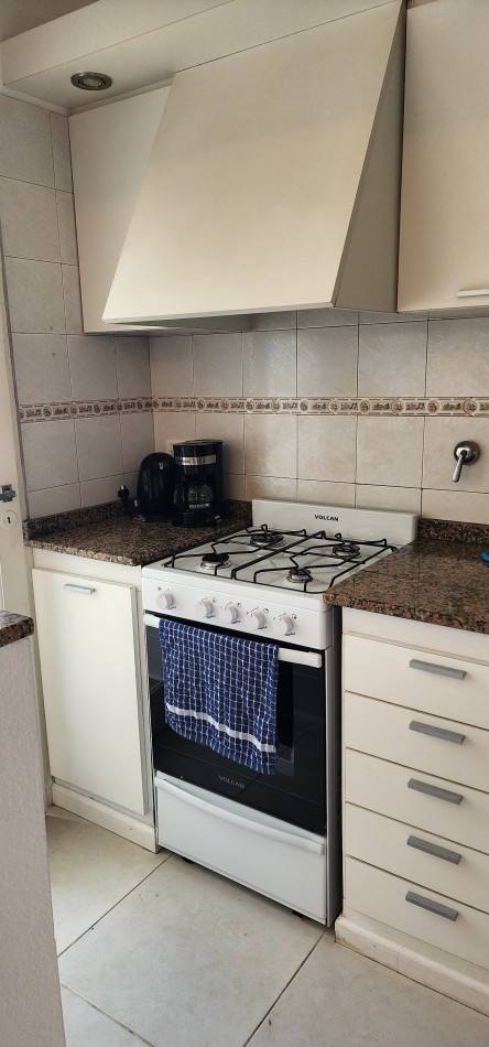 DEPARTAMENTO EN ALQUILER TEMPORARIO EN PINAMAR  P/6 PERSONAS VISTA AL MAR CON CON COCHERA CUBIERTA