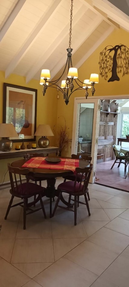 CASA EN VENTA PINAMAR NORTE  PERMUTA EN PARTE DE PAGO POR DEPTO. EN CABA.(CONSULTAR ZONAS DE PREFERENCIAS