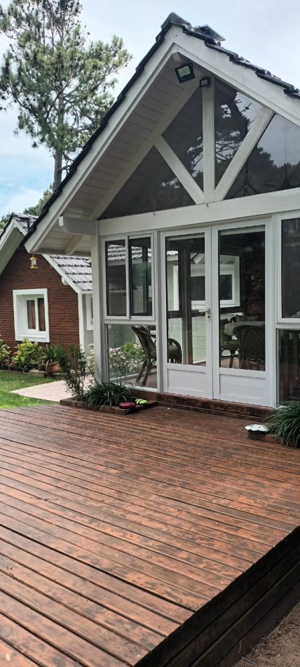 CASA EN VENTA PINAMAR NORTE  PERMUTA EN PARTE DE PAGO POR DEPTO. EN CABA.(CONSULTAR ZONAS DE PREFERENCIAS