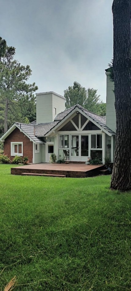 CASA EN VENTA PINAMAR NORTE  PERMUTA EN PARTE DE PAGO POR DEPTO. EN CABA.(CONSULTAR ZONAS DE PREFERENCIAS