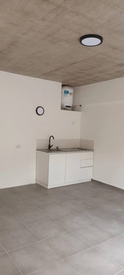  OPORTUNIDAD VENTA MONOAMBIENTE  CON PATIO PROPIO Y  COCHERA   EN VALERIA DEL MAR.