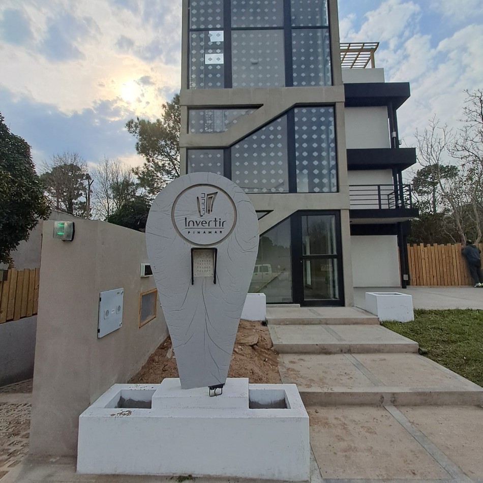  OPORTUNIDAD VENTA MONOAMBIENTE  CON PATIO PROPIO Y  COCHERA   EN VALERIA DEL MAR.