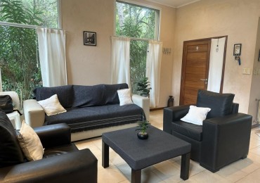 CASA EN ALQUILER TEMPORARIO 3HAB.2 BAÑOS.PARRILLA.JARDIN.ESTACIONAMIENTO CUBIERTO.BARRIO NAYADES