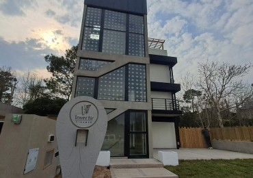  ALQUILER ANUAL MONOAMBIENTE CON PATIO PROPIO Y COCHERA EN VALERIA DEL MAR.